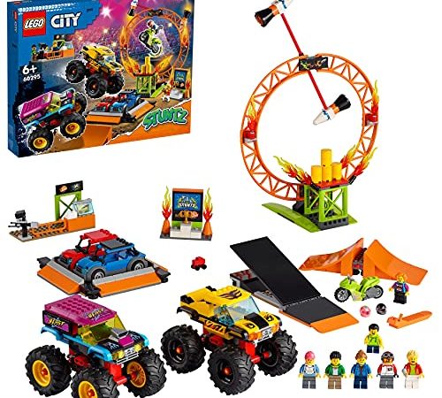 LEGO City Stuntz Arena dello Stunt Show, Set con 2 Monster Truck Giocattolo, 2 Automobiline, Moto Giocattolo con Meccanismo a Spinta, 60295